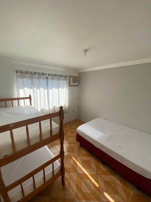 בומבינאס Casa Mamore Praia De Zimbros מראה חיצוני תמונה
