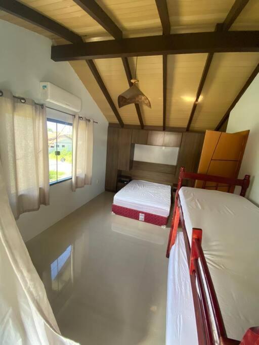בומבינאס Casa Mamore Praia De Zimbros מראה חיצוני תמונה